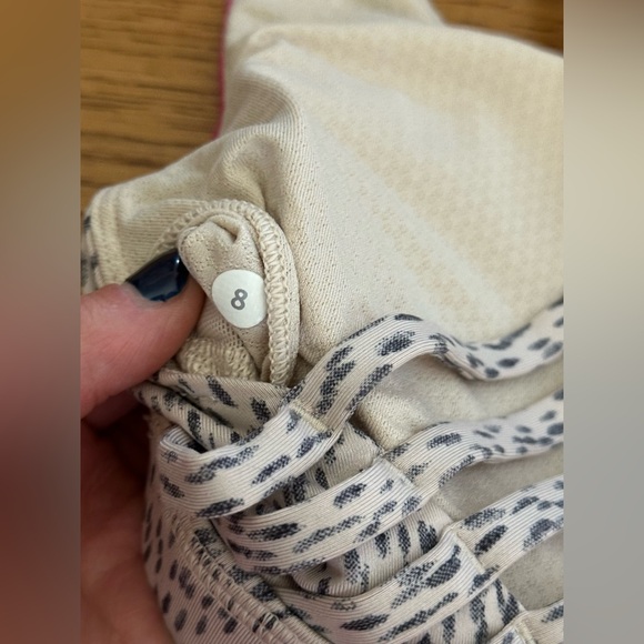 Lululemon 🍋 Free To Be Wild Tank in Bright Pink and Cream Dottie Dash Size 8 - Picture 7 of 9